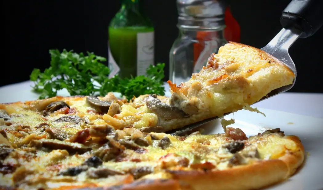Najlepsze produkty do pizzy jak wybrać idealną mąkę i wyrabiać perfekcyjne ciasto?