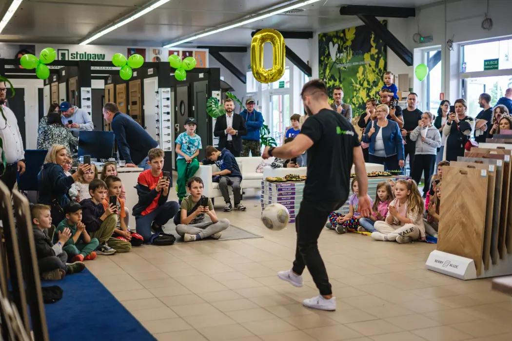 freestyle football jest atrakcyjny i ciekawy dla dzieci i młodzieży