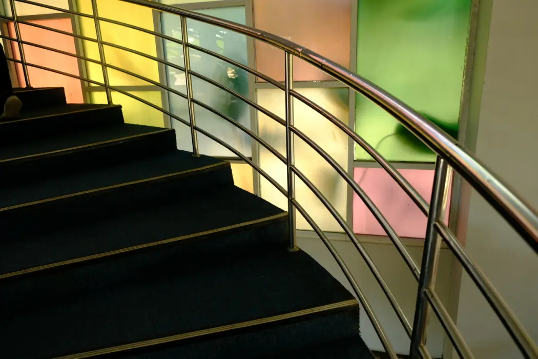 Balustrady ze stali nierdzewnej na zewnątrz i wewnątrz