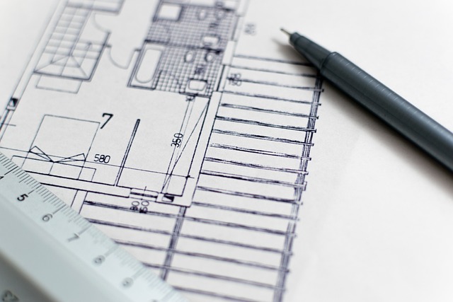 Jak pracuje architekt wnętrz nad projektowaniem nowych pomieszczeń?