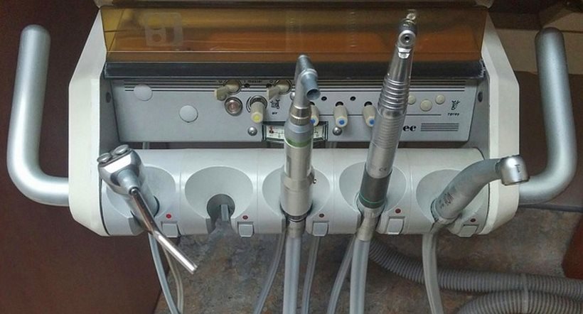 Implanty na Żoliborzu i w całej Warszawie  wszystko co trzeba wiedzieć