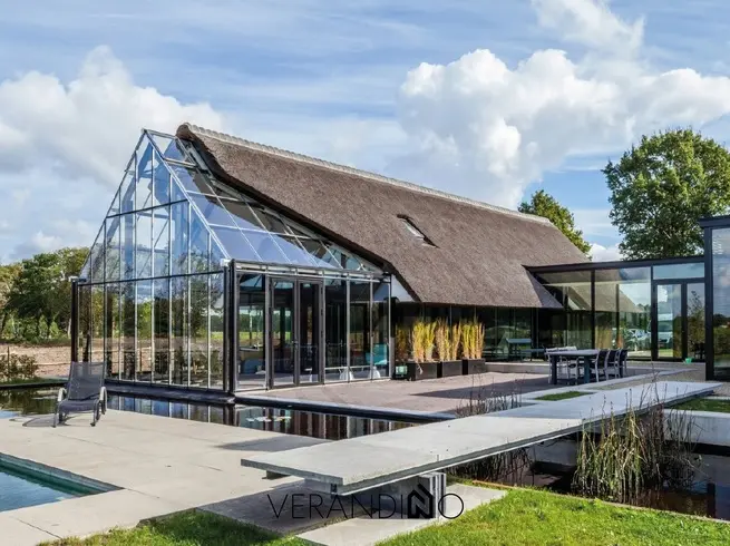 Szklana stodoła w Warszawie — obiekt estetyczny, prestiżowy, luksusowy