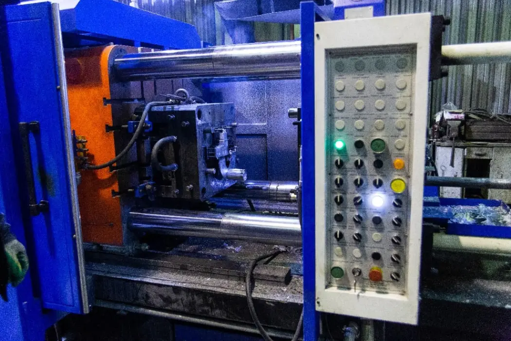 Hot wire CNC foam cutter