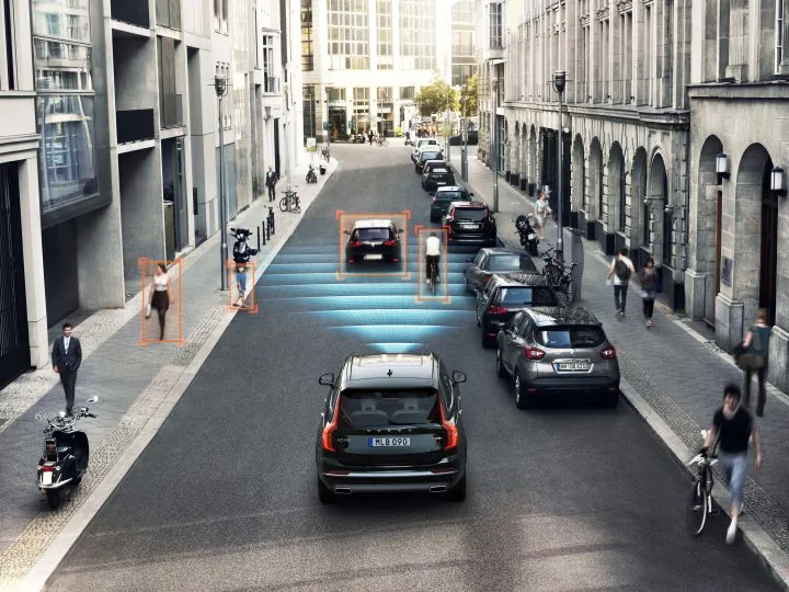 Bezpieczeństwo na drodze – jak nowe technologie chronią życie