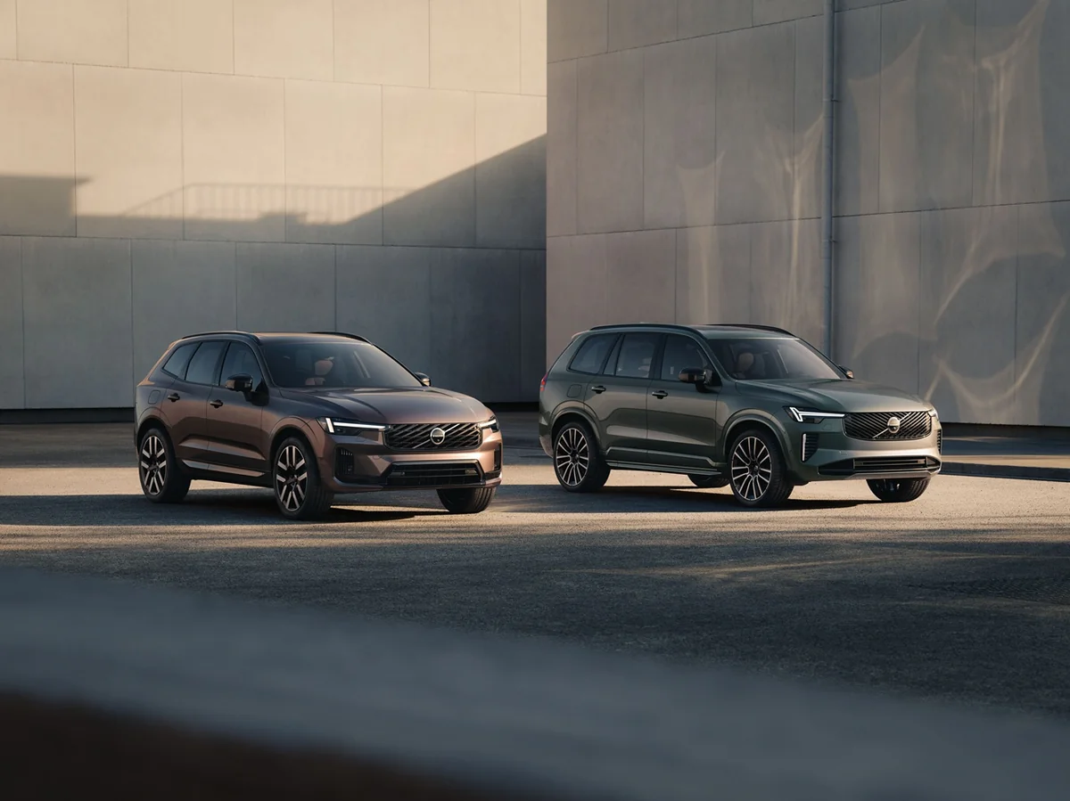 Obraz do artykułu: Volvo Cars wprowadza nowe hybrydowe napędy plug-in o zwiększonym zasięgu w bestsellerowych SUV-ach XC60 i XC90