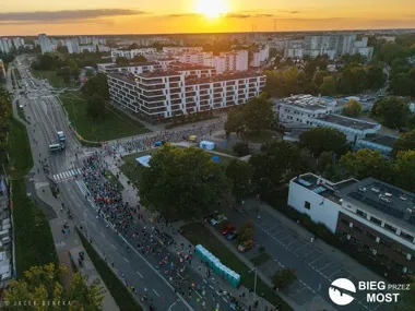 Obraz do artykułu: Bieg przez Most pobił rekordy i zamienił przeprawę w sportową arenę