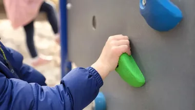 Ponad 381 tys. zł na plac zabaw w Lasku Brzozowym. Będzie drewniany