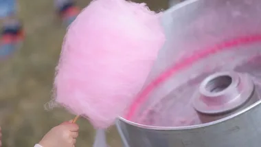 Rodzinny piknik w Ursusie. Dmuchane atrakcje i słodkości dla dzieci