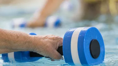 Bezpłatny aqua aerobik dla seniorów w Warszawie. Ruszają zapisy