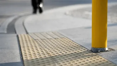Na Środkowej piesi mają pierwszeństwo. Ulica zyskała też dużo zieleni