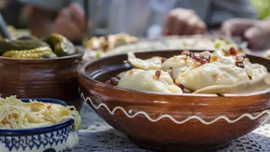 Bezpłatna wycieczka dla seniorów. W programie pałac i staropolska degustacja