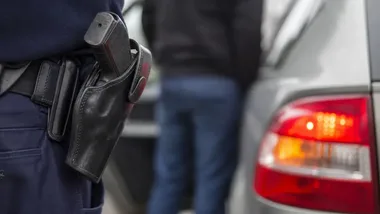 Miał driftować cudzymi tablicami. Strażnicy ujęli 24-latka w Warszawie