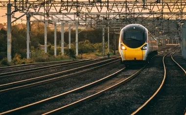 Obraz do artykułu: Pendolino rozpędziło się do 250 km/h. Podróż z Warszawy do Krakowa ma być krótsza o 25 minut