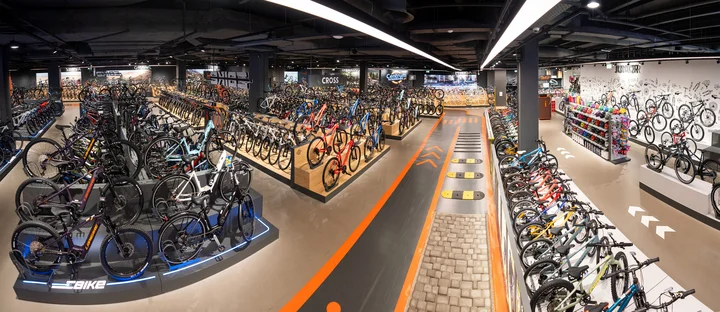 salon-centrumrowerowe-pl-panorama.webp