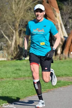 Grafika promocyjna wydarzenia parkrun Warszawa-Żoliborz – pamięć Jacka Bzury