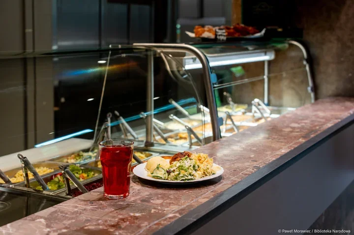 W Bibliotece Narodowej można zjeść po lekturze - bistro już działa.