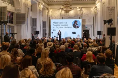 Ana Blandiana w Warszawie - poezja, która nie dała się uciszyć