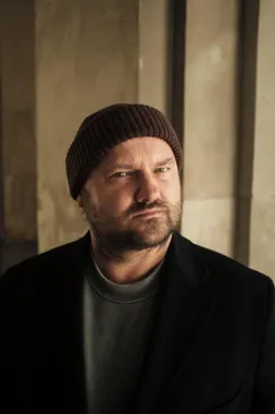 Mokotowskie dramy wracają na scenę. Tym razem z Sebastianem Stankiewiczem