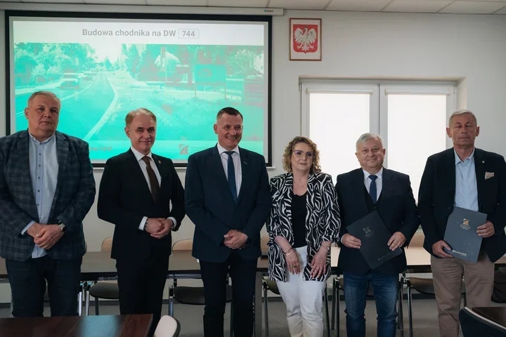 Przy drodze 744 powstanie chodnik. Do przedszkola będzie bezpieczniej