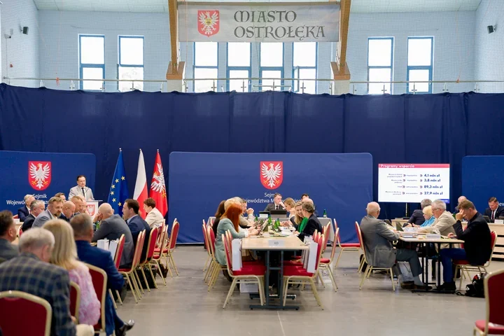 Sejmik poparł nową linię kolejową. Trasa ma połączyć Radom z Kunowem