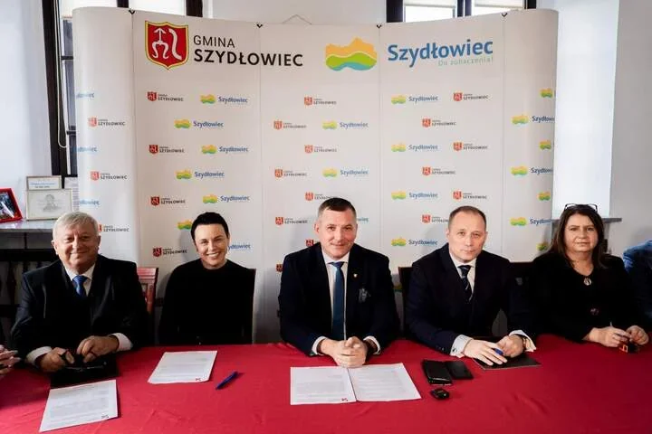 Wzdłuż drogi wojewódzkiej 727 w Szydłowcu powstaną chodniki i ścieżki rowerowe