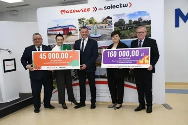 Miliony na chodniki i świetlice. Pierwsze umowy już podpisane