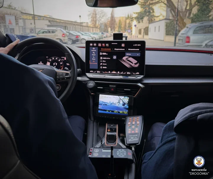 Dwa dni patrolu w Warszawie - Wydział Ruchu Drogowego ruszył na piratów