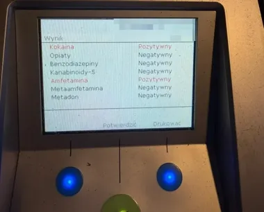 Uciekał mercedesem przed policją. Kierowca miał alkohol i dwa narkotyki