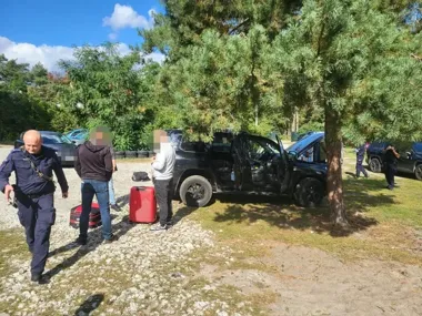 Alarm matki uruchomił akcję w Wawrze. Czterech mężczyzn w areszcie