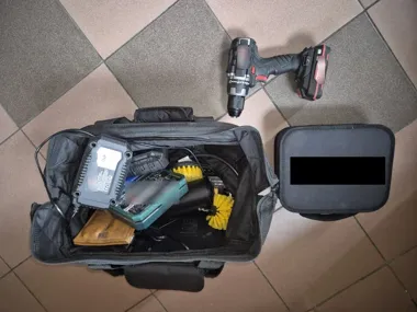 Zwrot szlifierki był mistyfikacją. 29-latek usłyszał zarzuty
