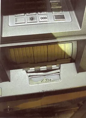 Nieudana wypłata zakończyła się próbą włamania do bankomatu
