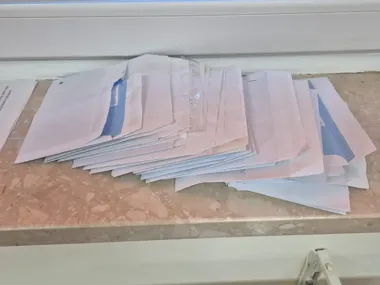 450 zł za dalszy pobyt bliskich - dyrektor ośrodka w areszcie