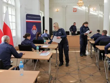21 policjantów sprawdziło wiedzę. Dwoje pojedzie na krajowy finał