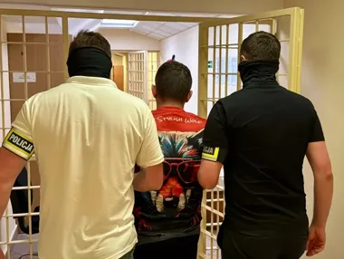 Terabajt plików w mieszkaniu 39-latka - stołeczni trafili na trop w sieci