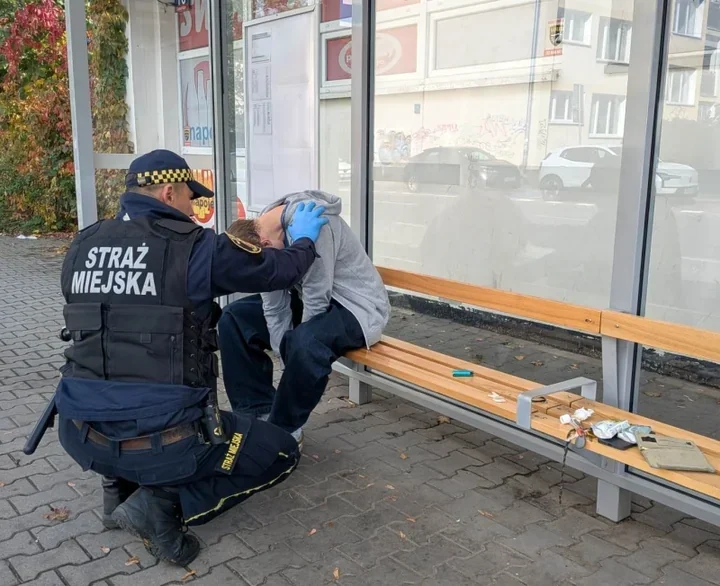 Miał być pijanym pasażerem. W autobusie znaleziono przy nim mefedron