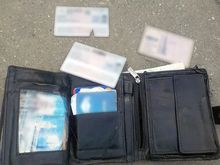 Zasnął po alkoholu, obudził się bez portfela. Wpadł na Chmielnej