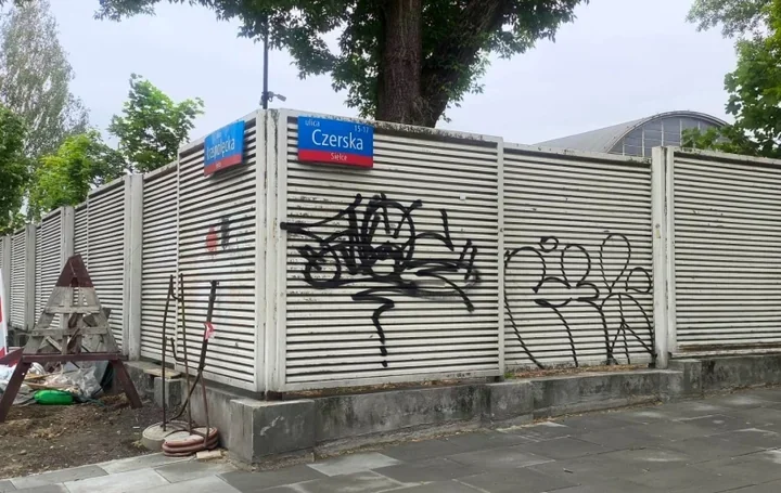 Trzech nieletnich i farba na płocie - teraz rachunek może być bolesny