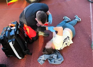12-latek stracił przytomność na boisku. Pomógł strażnik-ratownik