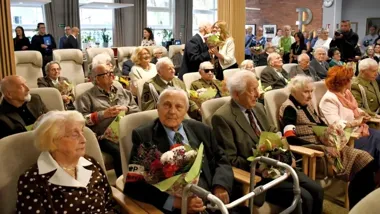 Dom Powstańców Warszawskich ma osiem lat. Strażnicy wspierają kombatantów