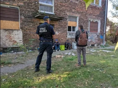 Weszli do pustostanu przy Jarocińskiej. W środku było pięć osób