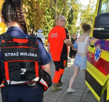 Piętnastolatka zasłabła przy Placu Wileńskim. Pomógł przechodzień