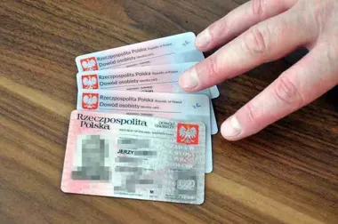 Cudze dokumenty w kieszeni śpiących mężczyzn - dwie interwencje i trzy wersje