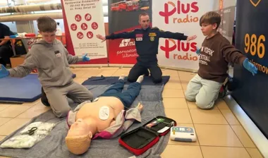 Praktyka zamiast teorii - uczniowie ćwiczyli resuscytację i ruch drogowy