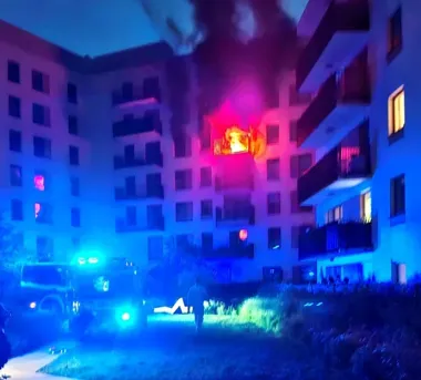 Strażnicy przeskoczyli płot, zanim zaczęło się palić na dobre