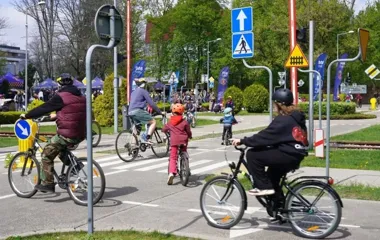 Tłum w Miasteczku Ruchu Drogowego przerósł oczekiwania strażników