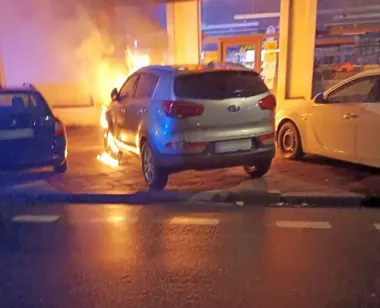 Płomienie pod maską na Pradze-Północ. O krok od większej tragedii