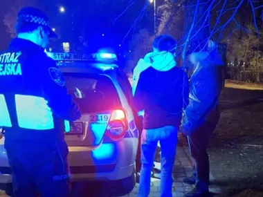 Marihuana przy Stadionie Narodowym - strażnicy przerwali dziwną akcję nastolatków