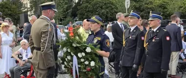 Warszawa oddała hołd ofiarom Rzezi Woli. Strażacy złożyli wieniec