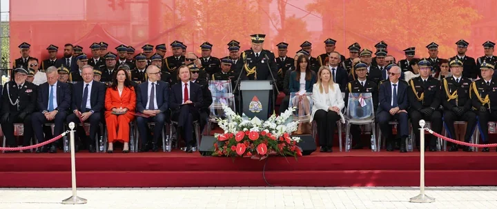 Strażacy w centrum Warszawy. Jubileusz, odznaczenia i lekcja bezpieczeństwa