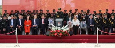 Strażacy w centrum Warszawy. Jubileusz, odznaczenia i lekcja bezpieczeństwa